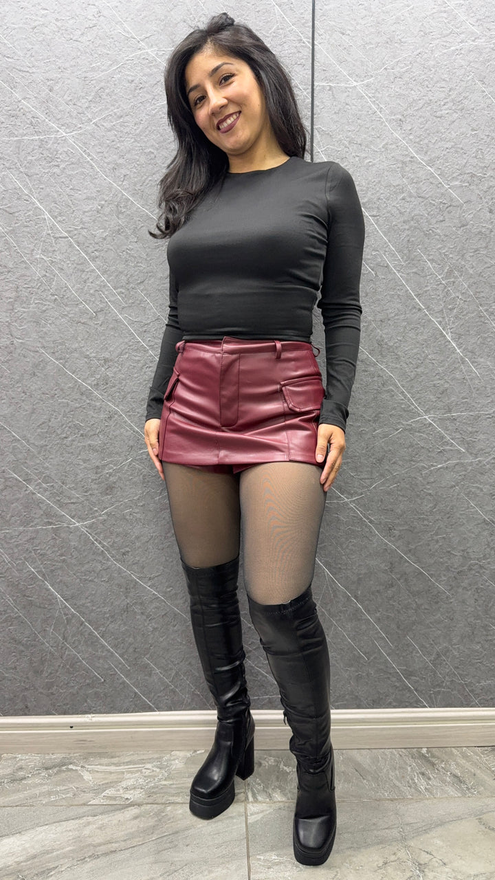 Short Cargo Cuerina Burdeo
