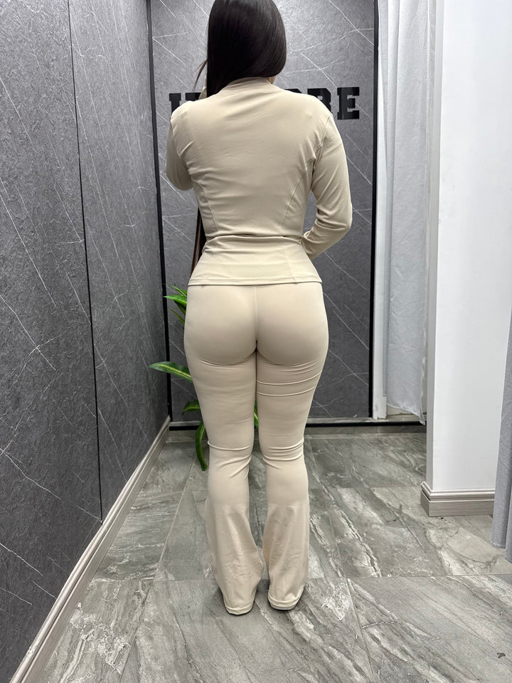 Conjunto Deportivo Beige