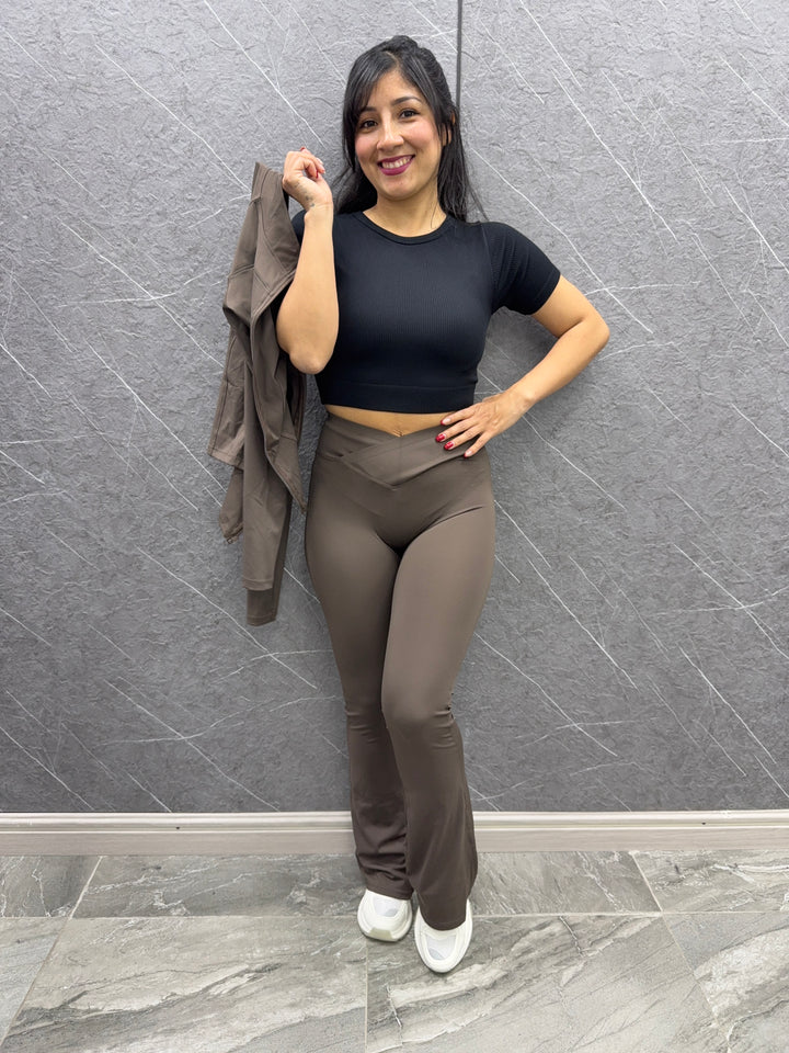 Conjunto Deportivo Café