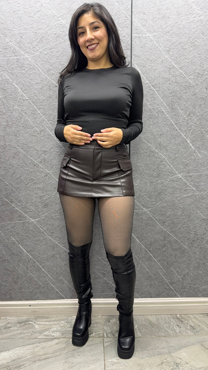 Short Cargo Cuerina Chocolate