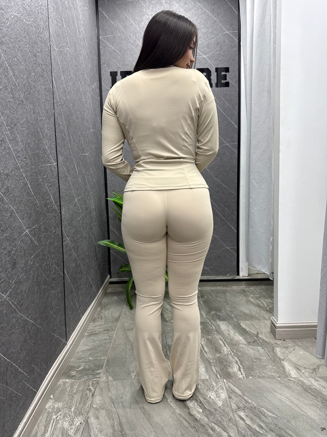 Conjunto Deportivo Beige