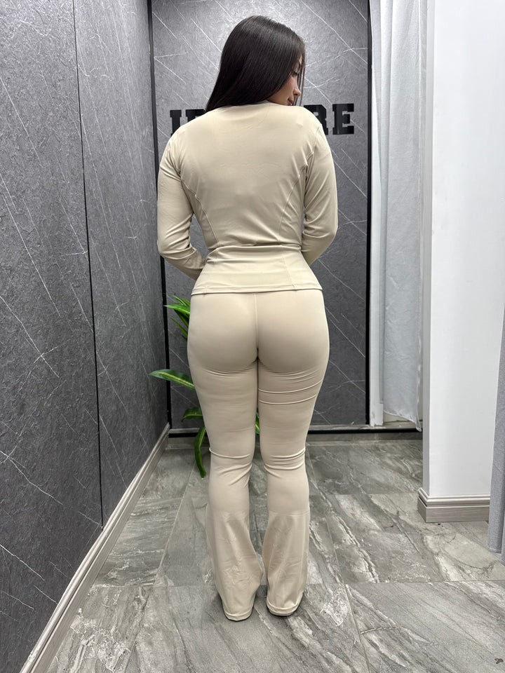 Conjunto Deportivo Beige