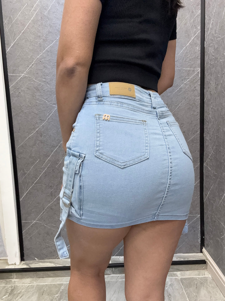 Falda short cargo Celeste