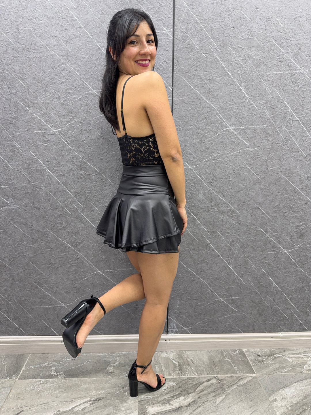 Falda Lulú negra