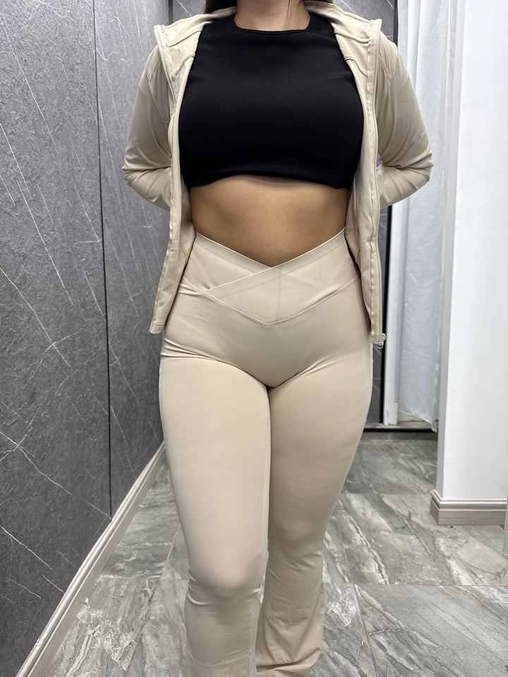 Conjunto Deportivo Beige