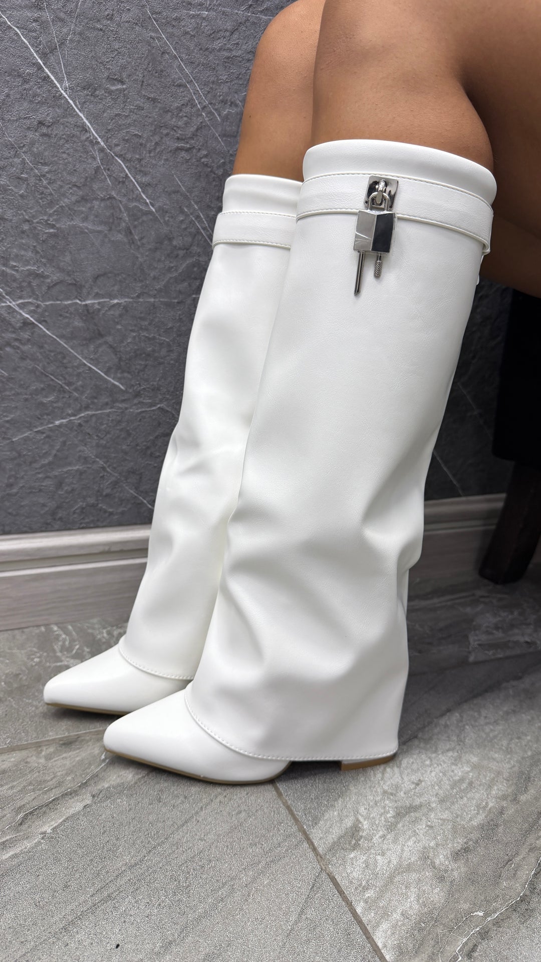 Bota candado blanca ibstore