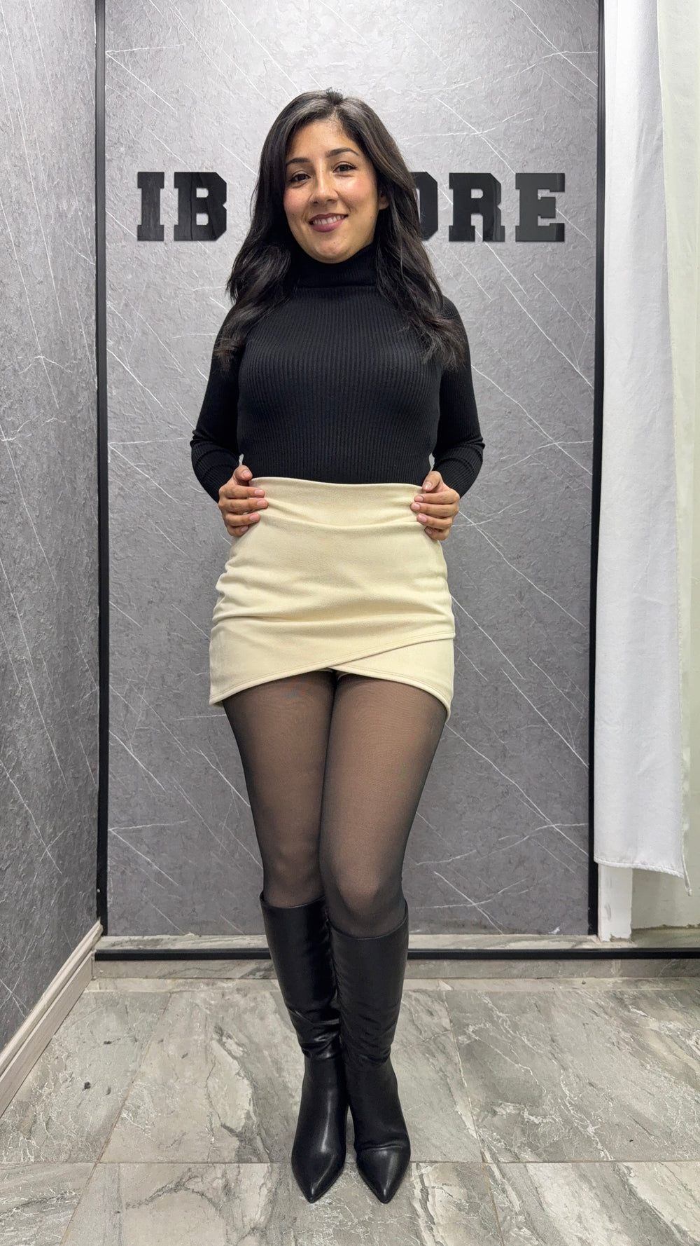 Falda Sami cruzada Beige mujer