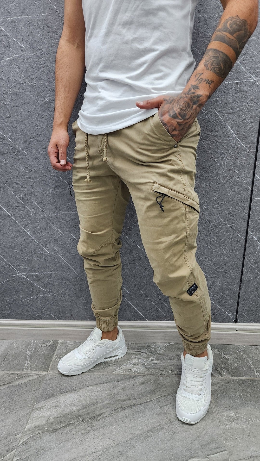 Jogger Sirius beige K01 Mi tienda