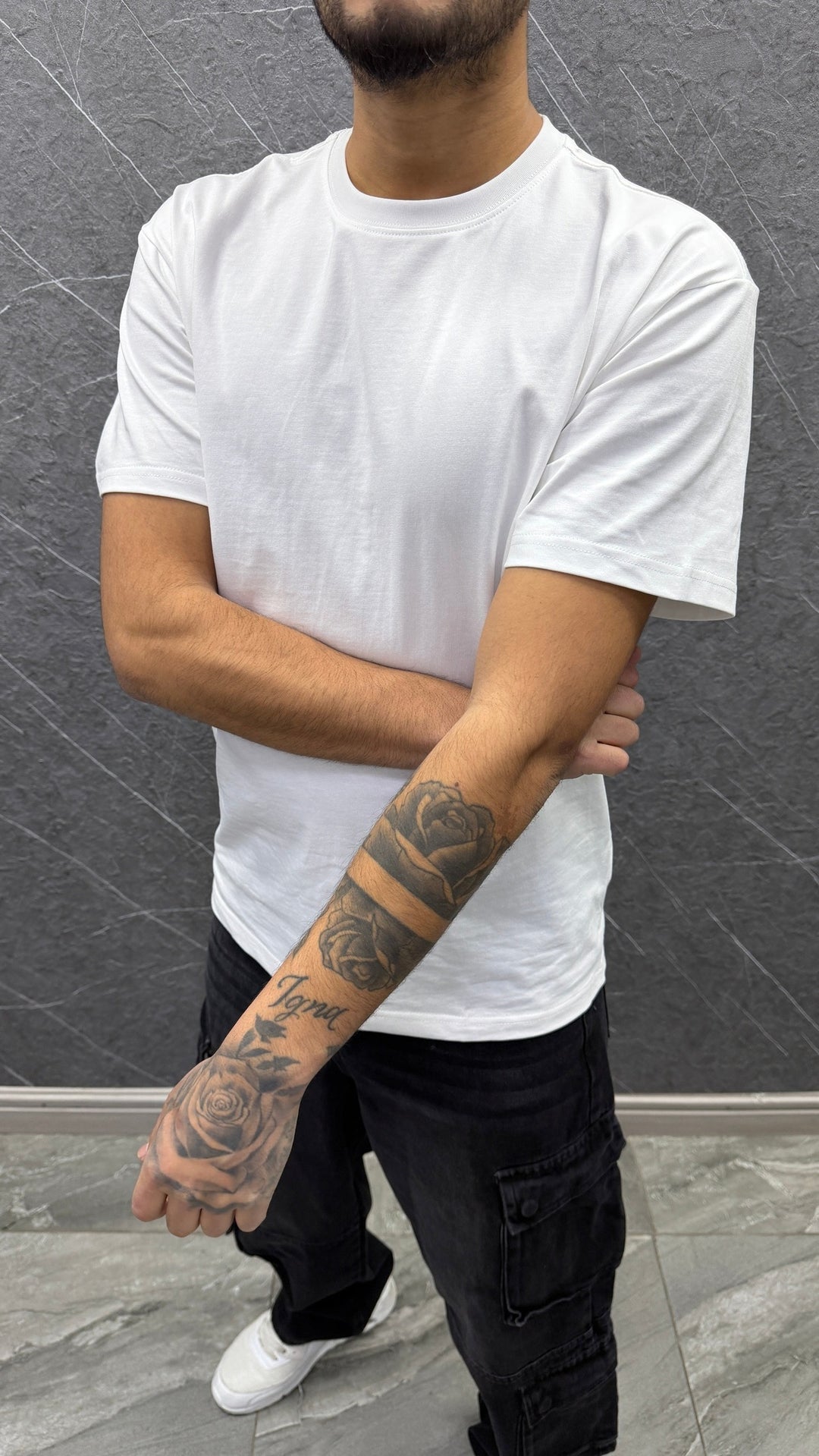 Oversize white ibstore