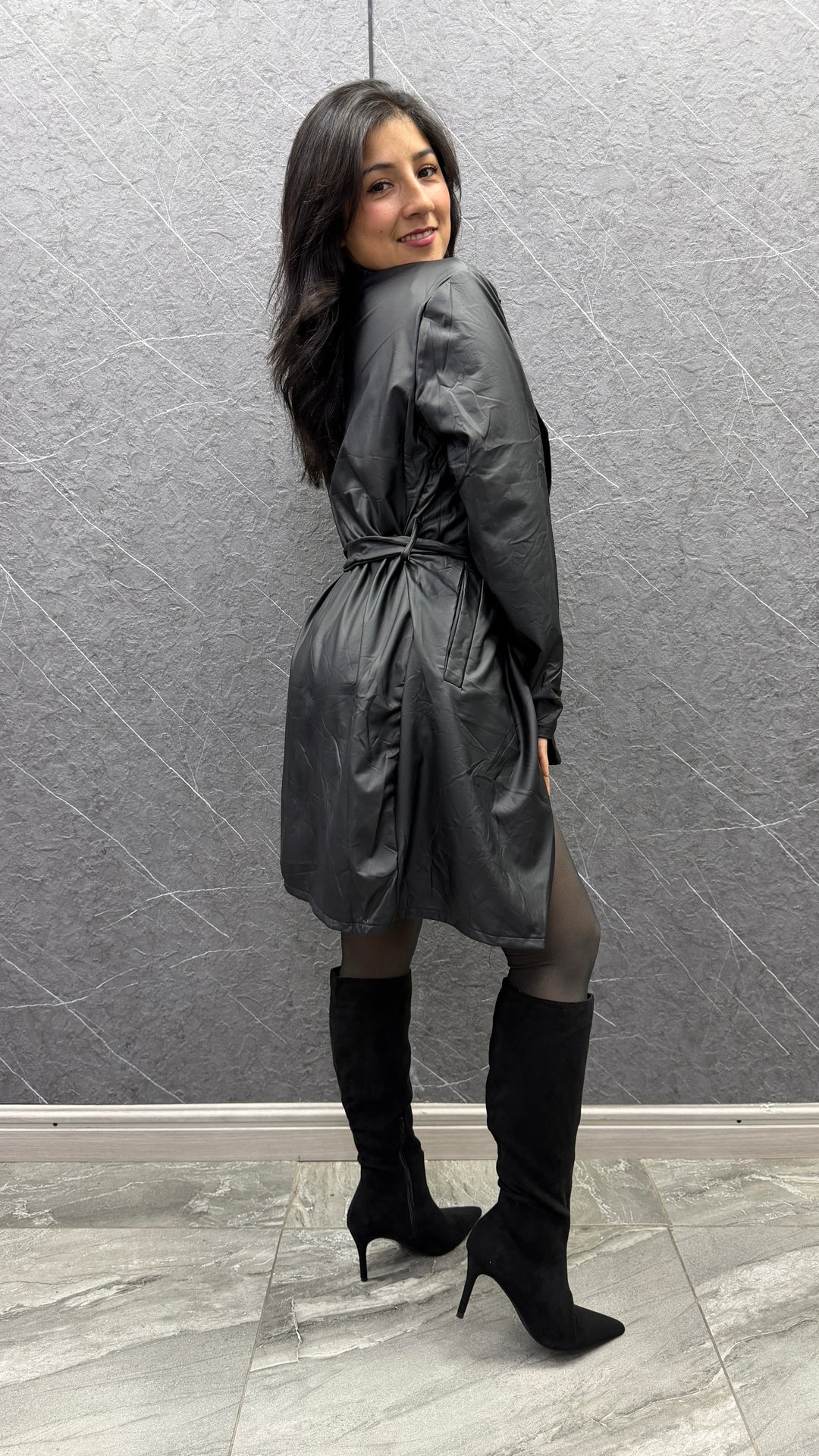 Trench liviano eco cuero ibstore