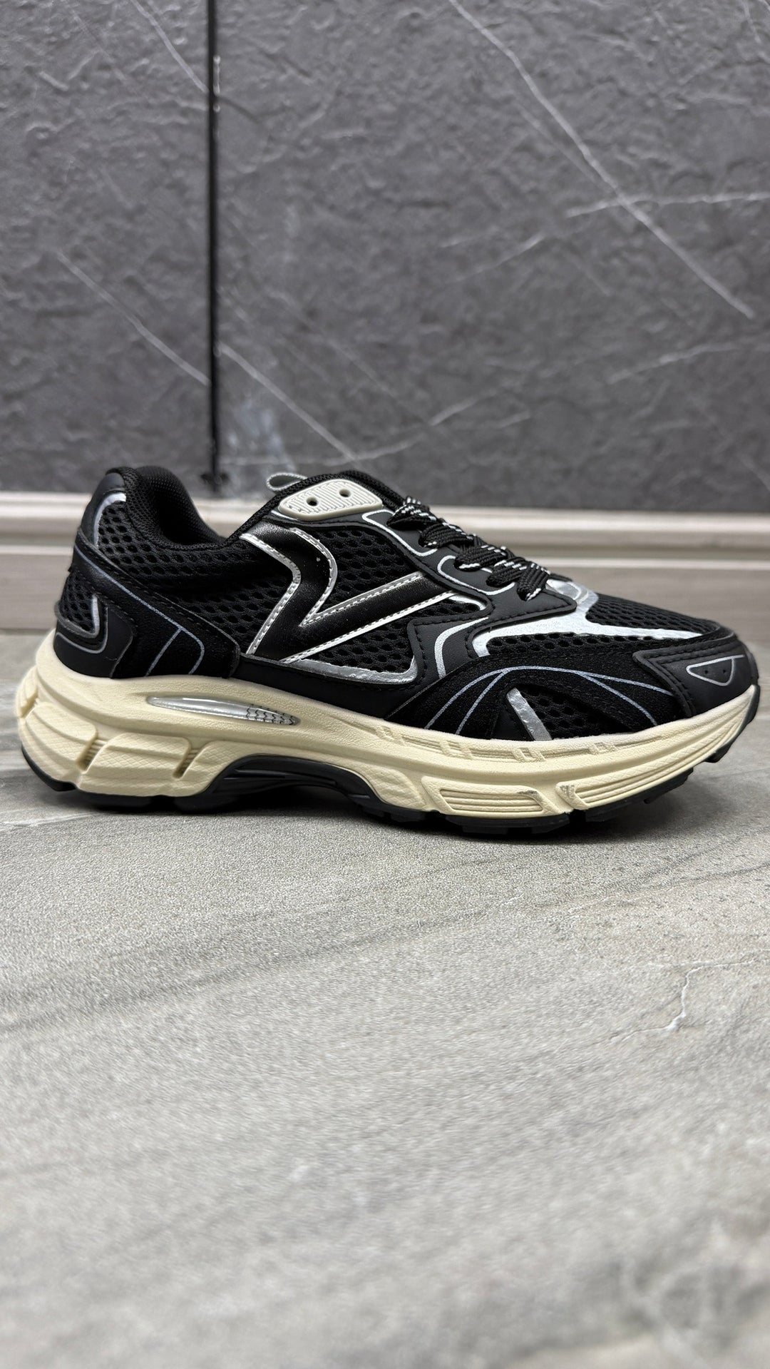 Zapatillas Black 666 ibstore