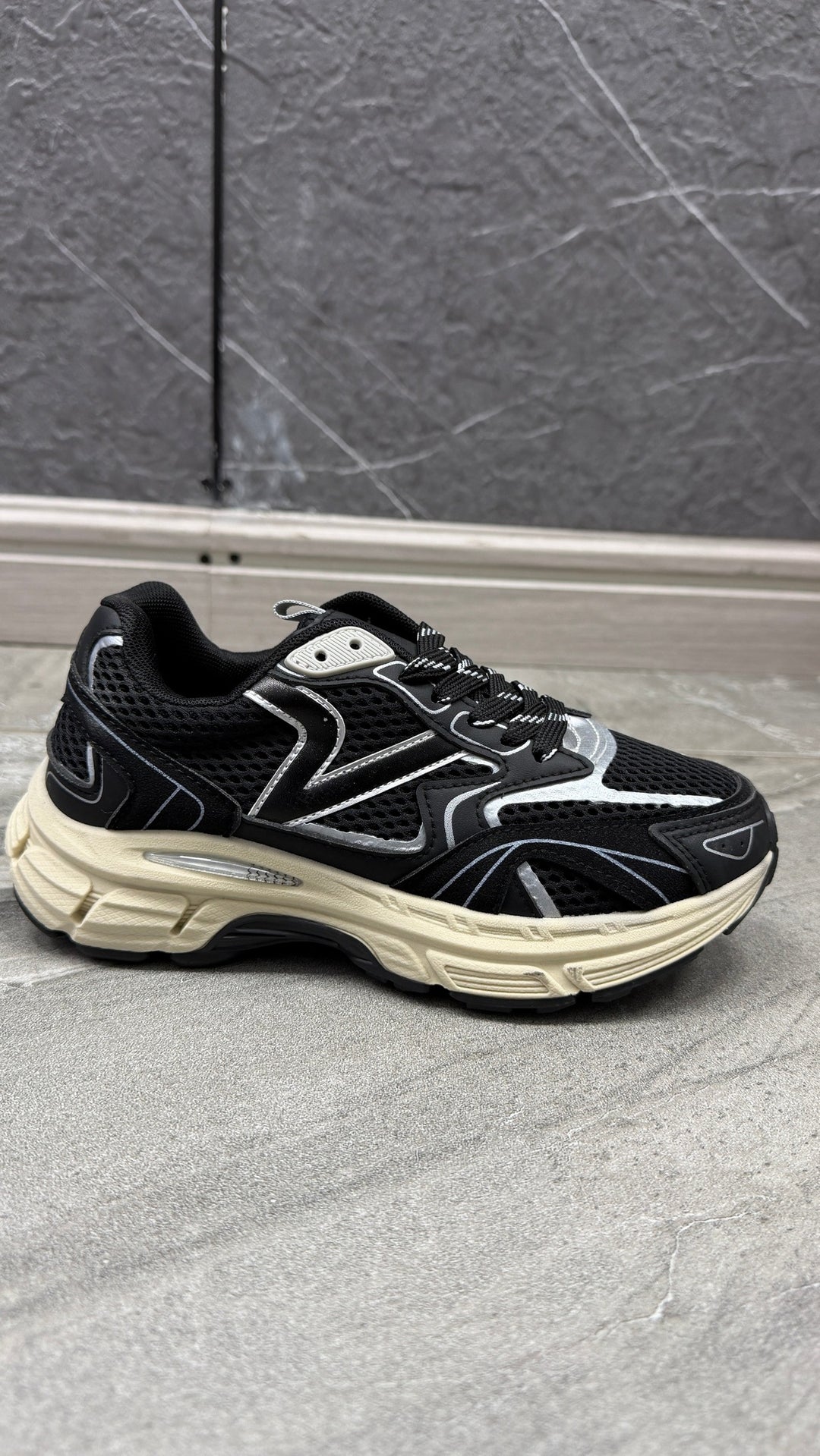 Zapatillas Black 666 ibstore