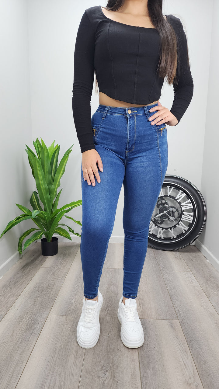 Skinny Izel 06-2